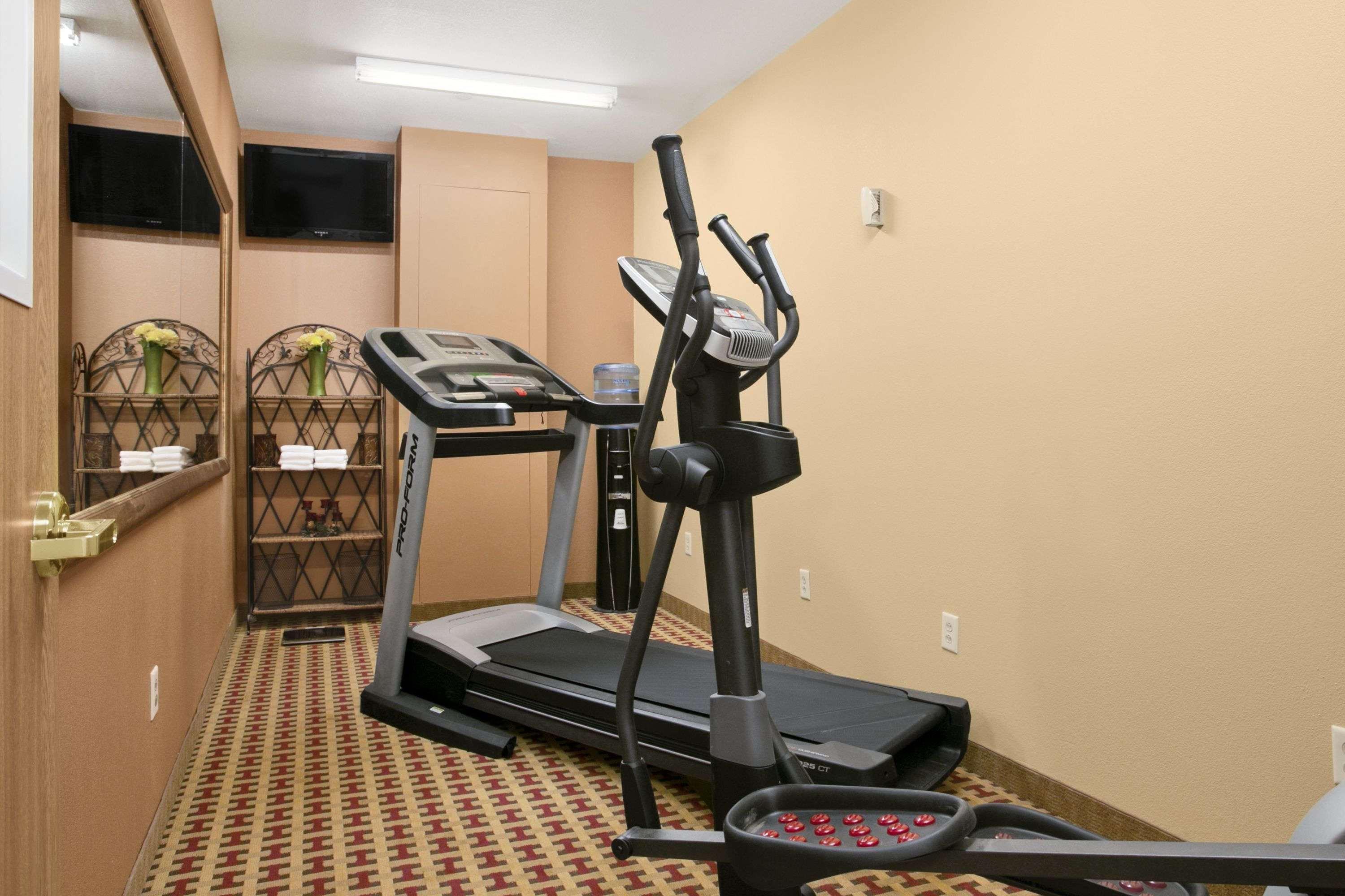 Baymont By Wyndham Jacksonville Exterior photo