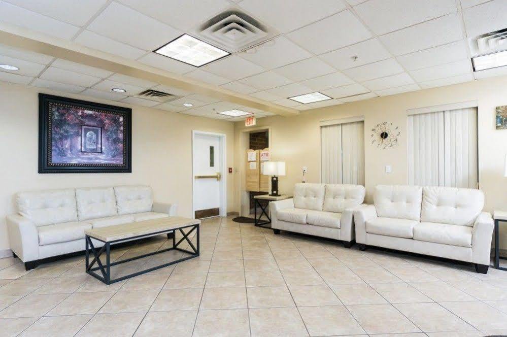 Baymont By Wyndham Jacksonville Exterior photo
